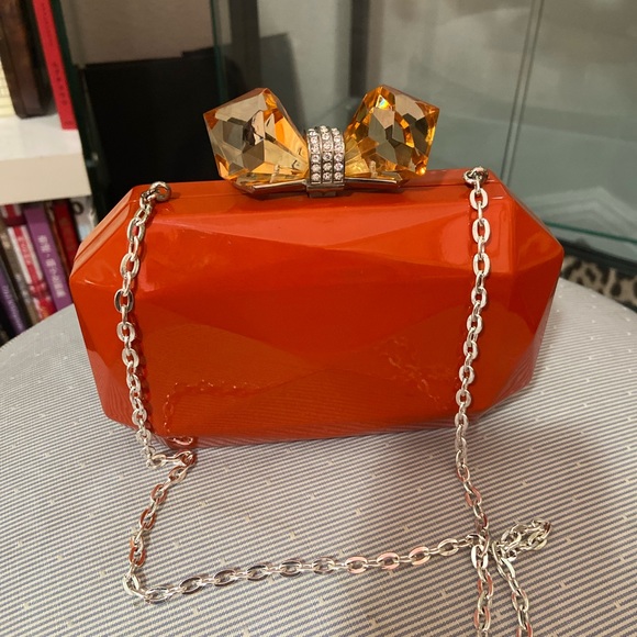 Very cute and stylish clutch with big bow crystal, only corner have scratch! - Picture 2 of 6